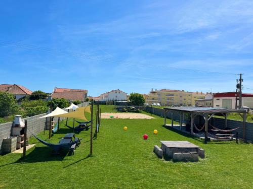 Atouguia da Baleia House | W.H.House