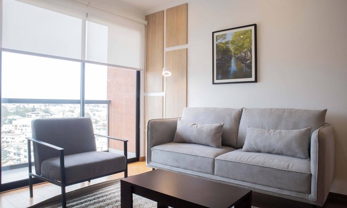 Miraflores Apartment | w* | Inviting 2BR w/Balcony in Miraflores