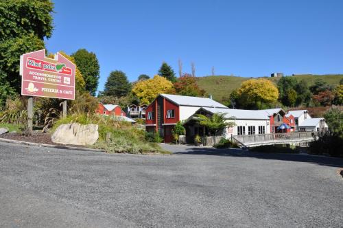 Waitomo Caves Hotel | Waitomo Village Chalets home of Kiwipaka