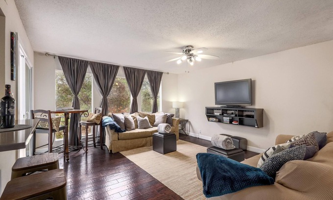 Zilker House | Walk to Barton Springs Pool and Lady Bird Lake Trail. Pet's Ok