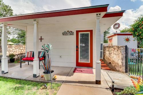 Portales House | Walk to ENMU Quiet Casita with Pet-Friendly Yard