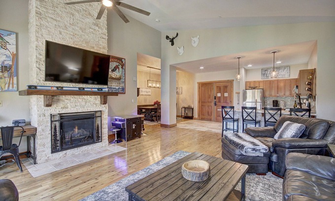 River Run Condo | Walk to Slopes Penthouse - Red Hawk 4 Bed/4 Bath PENTHOUSE CONDO
