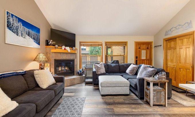 Mountain House House | Walk to the Lifts/Private Garage/Hot Tub Access/Custom Kitchen