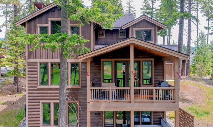 Cle Elum House | Walk to the Winery! On the Golf Course in Suncadia! Hot Tub | Up to 33% Off!