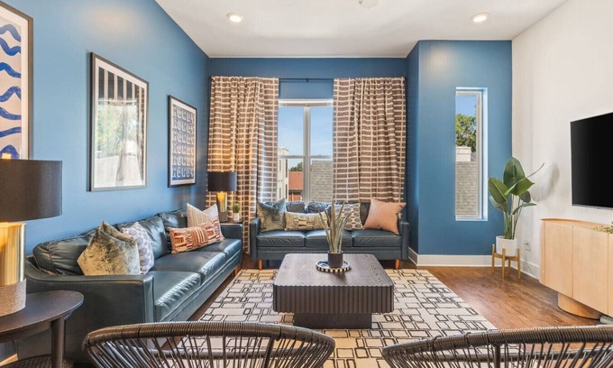 Hillsboro West End Apartment | Walk to Vanderbilt & Belmont with Garage & Rooftop Deck