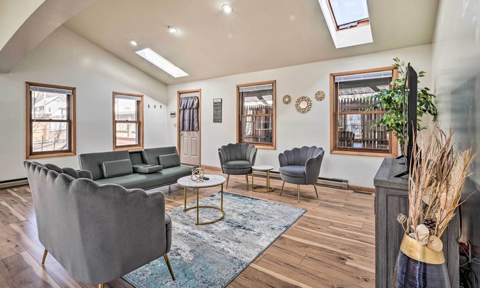 Friendsville Cabin | Walkable Friendsville Home on the River!