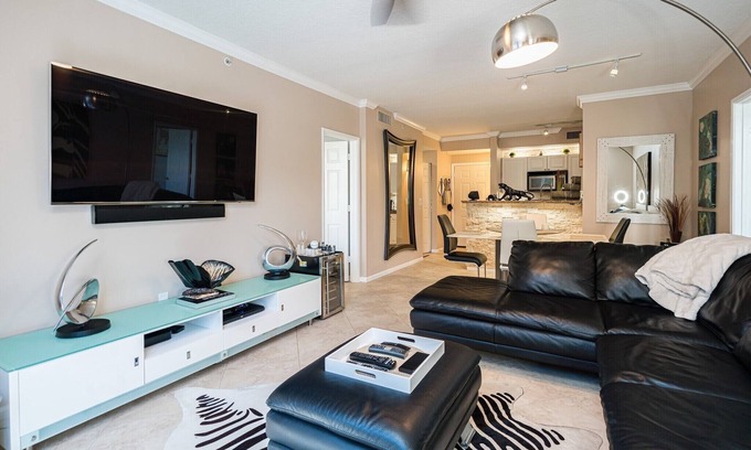 Downtown West Palm Beach Condo | walking distance to EVERYTHING in downtown West Palm Beach.