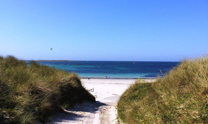 Porspoder House | Walking distance to the beach, Villa 6 Pers Gîte de France n°17211, CLOSED GARDEN, QUIET, GR34.