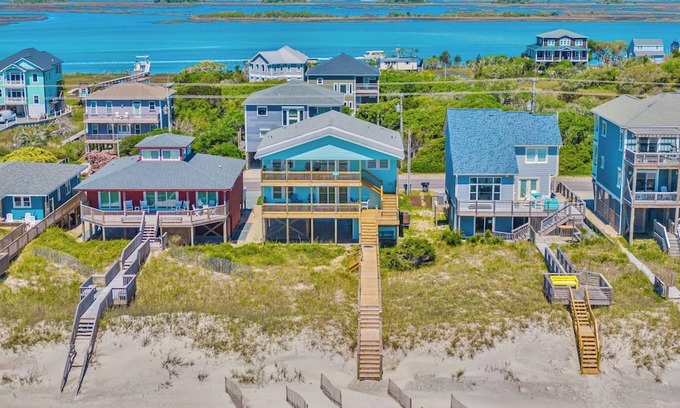 Topsail Beach House | Walking on Sunshine by Carolina Retreats