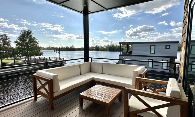 River District Apartment | Wanderlust @ The Cove Riverwalk Villas