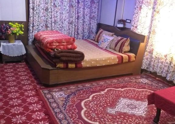 Srinagar House | Wani Guest House