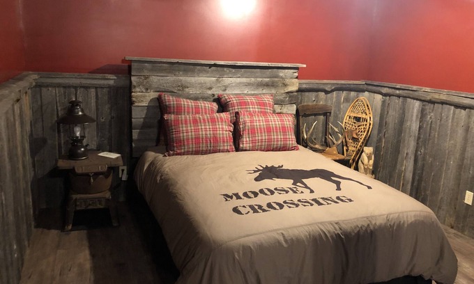 Porcupine Plain House | Wapati Bluffs and Suitesn