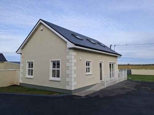 Roscoe Apartment | Warm Spacious Three Bed Chalet