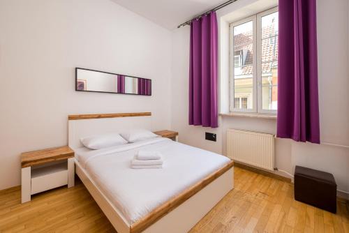 Old Town Apartment | Warsaw Main Square Apartment by BookingHost