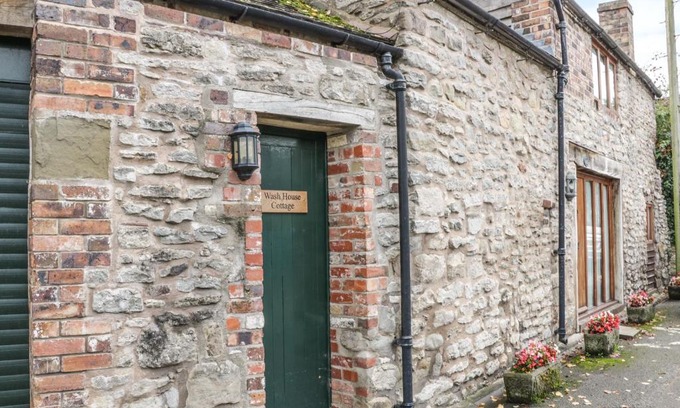 Much Wenlock House | Wash House Cottage