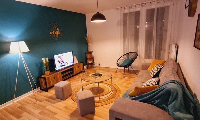 Nord - Gare Apartment | Washington Mangeard Charming apart. near station