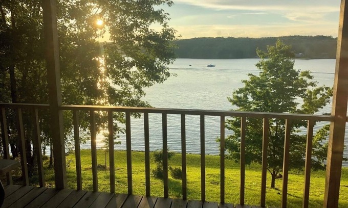 Six Mile House | Water Front Cabin with Excellent Lake View in Six Mile! near Clemson