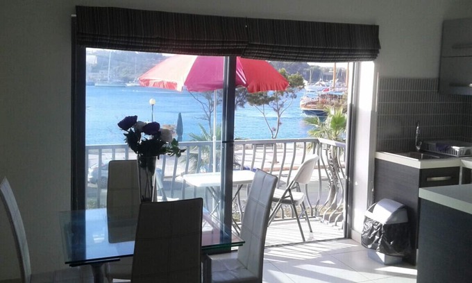 Madliena Apartment | Water Front Flat - balcony