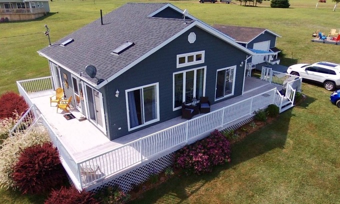 Found Mills Cottage | Water View Cottage With A/C In Quiet Location, Close To Amazing Beaches