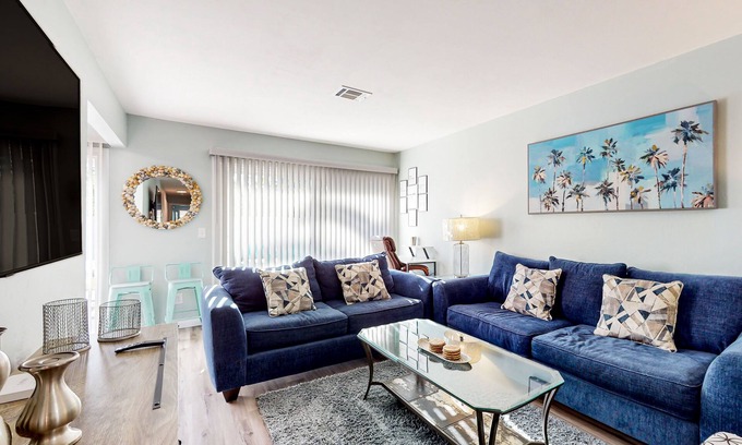 Indian Trails House | Water-view dog-friendly home with outdoor space & entertainment options