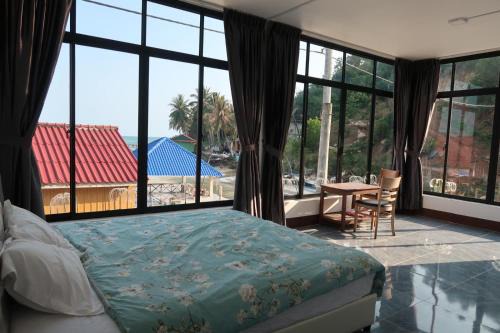 Koh Rong House | Waterfall Guesthouse