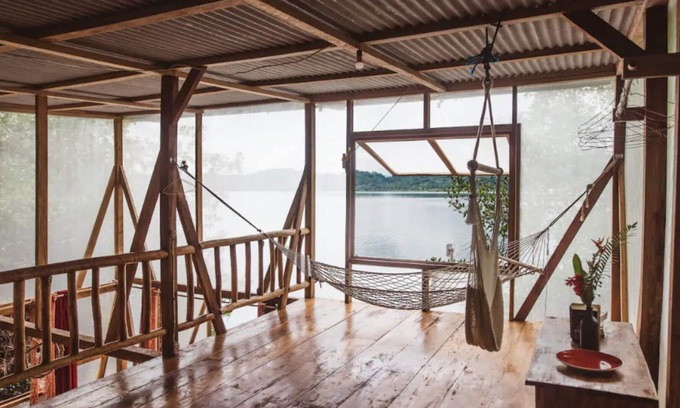 Isla Cristobal Cabin | Waterfront Mangrove Treehouse - sloths & coral
