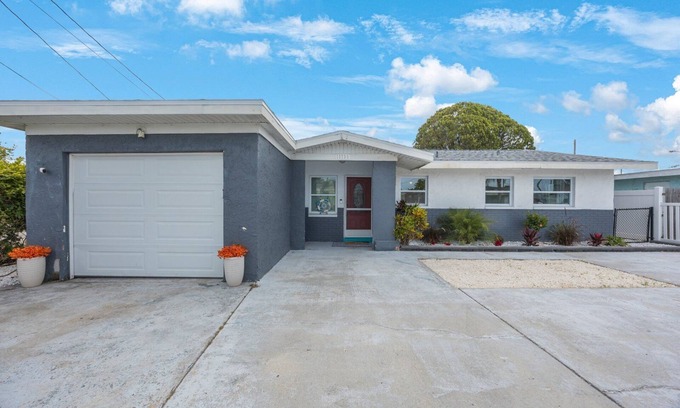 Hudson Beach Estates House | Waterfront 3/2 in Hudson, Fish from Dock!