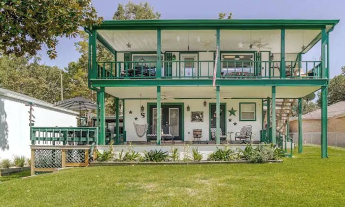Blanchard House | Waterfront 5BR + Hot Tub + Fire Pit with Awesome Building for Entertaining!