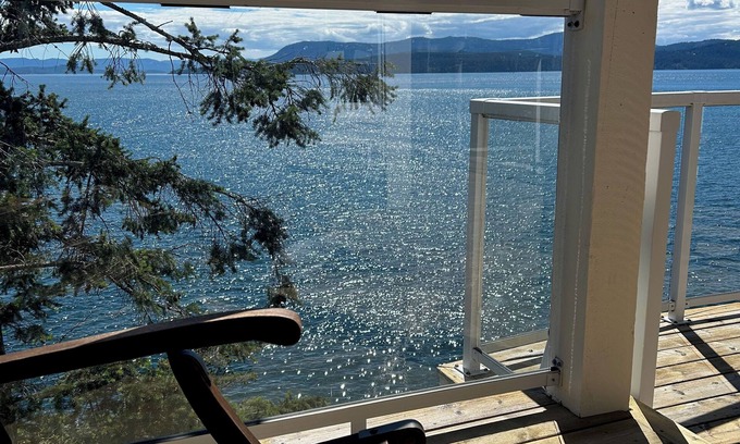 Pender Island Cabin | Waterfront Cabin at Currents, Otterbay, North Pender Island