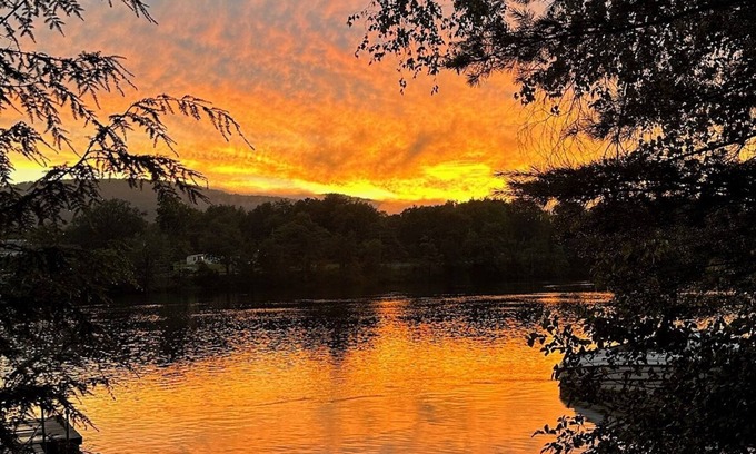 Lake Luzerne Cabin | Waterfront Cabin w/private dock close to Saratoga & Lake George