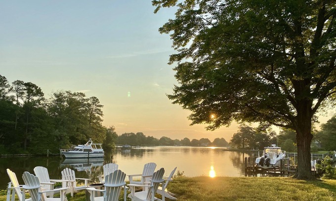 St. Michaels House | Waterfront Estate. *WALK TO ST. MICHAELS!*