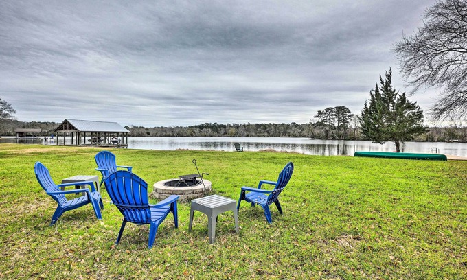 Willis House | Waterfront Home w/Boat Dock on Lake Conroe!
