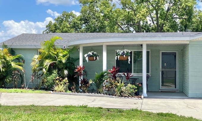 Aloha Gardens House | Waterfront near Tarpon Springs