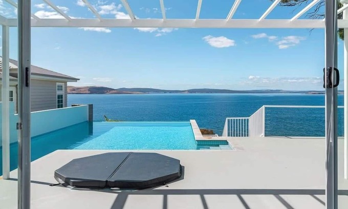 Taroona House | Waterfront Oasis with Infinity Pool and Stunning River Views