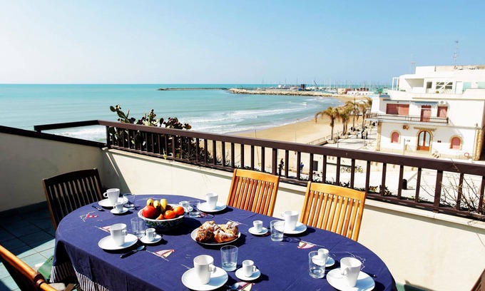 Marina di Ragusa Apartment | Waterfront penthouse in the center for 6/8 pax