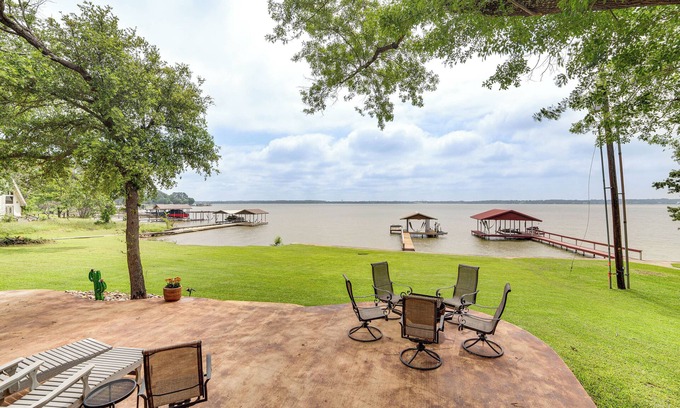 Kemp House | Waterfront Retreat w/Dock on Cedar Creek Lake!