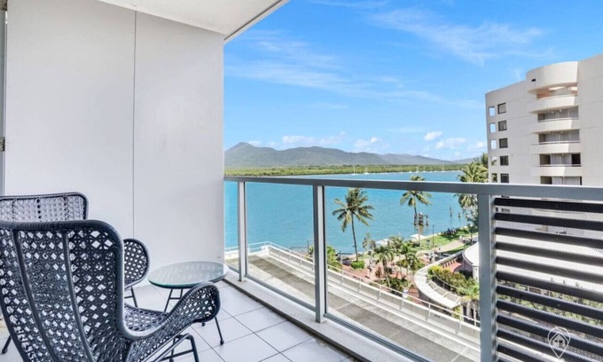 Cairns Central Business District Hotel | Waterfront Studio with Stunning Marina Views & Rooftop Pool