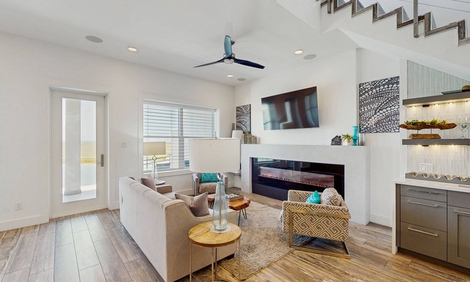 Corpus Christi House | Waterfront townhome with dock, canal view & fireplaces - walk to beach