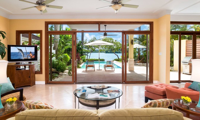 Lagoons House | Waterfront Villa Private Pool Floating Breakfast Inc.nFully Staffed Chef Avaible