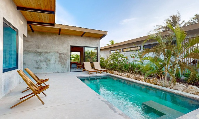 Placencia Villa | Waterfront villa with plunge pool, spacious deck, dog friendly & fast WIFI