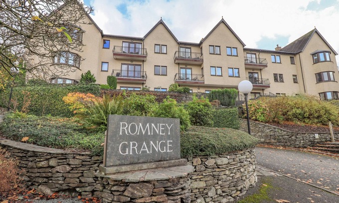 Waterhead Cottage | WATERHEAD RETREAT, family friendly in Ambleside