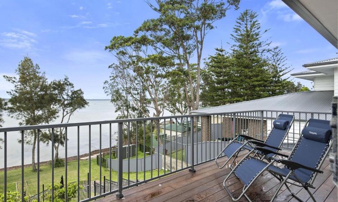 Erowal Bay House | Waters Edge - Belle Escapes Jervis Bay
