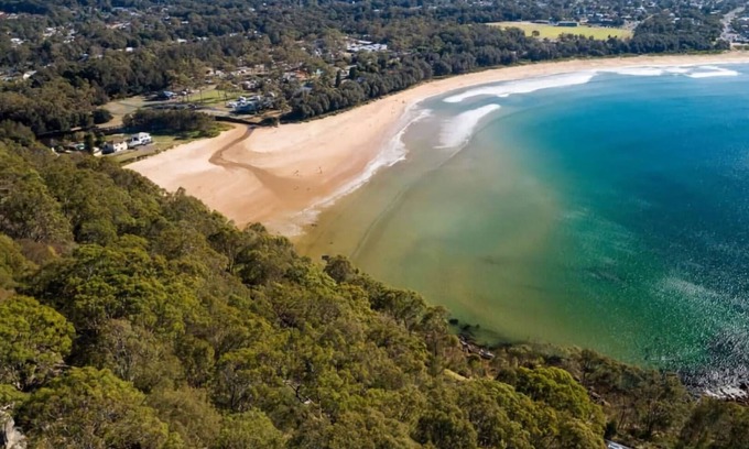 Empire Bay House | Waters Edge Retrea