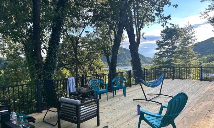 Knoxville House | WATERVIEW HOME ON TOP OF A MOUNTAIN 1 Hr From DC
