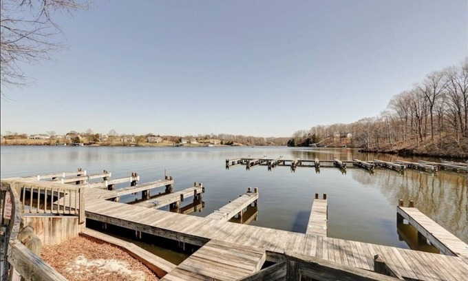 Livingston House | Waterview Lake Anna home, boat slip, beach, fire pit, 1-acre, deck