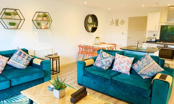Winnard's Perch Cottage | Waveside-Waterside with hot tub,Resort Pool/Gym