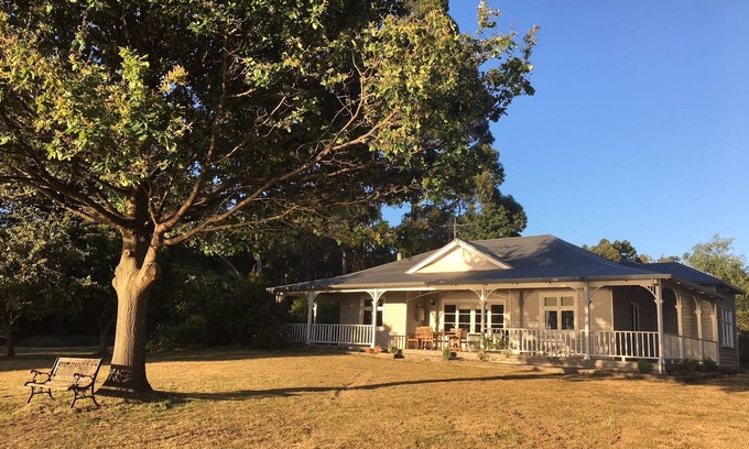 Middleton House | Wavestation Farmhouse, Southern Tasmania. Views to Bruny Island