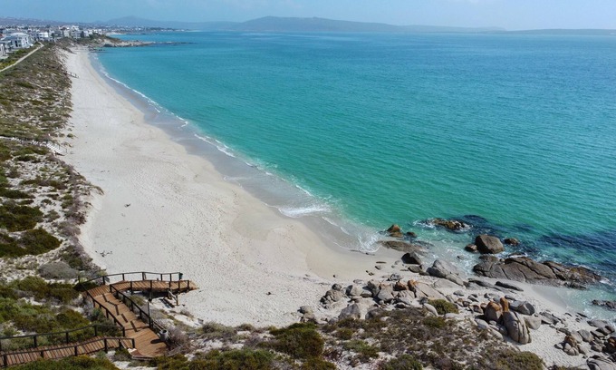 Calypso Beach House | Weaver Manor On Calypso