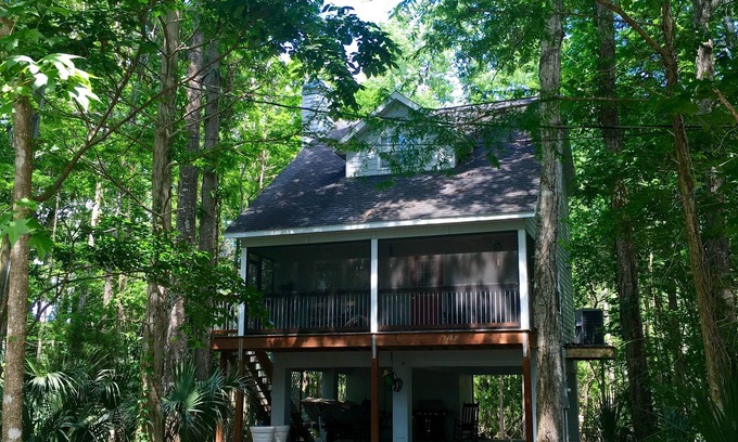 Weeki Wachee Gardens House | WeekiWachee Retreat “Relaxing cottage to get away from it all”