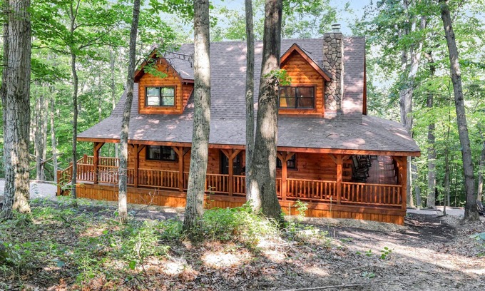 Logan Cabin | Welcome to Heaven in the beautiful Hocking Hills!